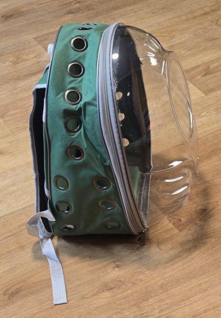 شنطة ظهر وجه شفاف