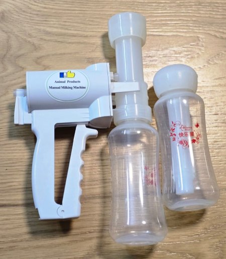 حلابة يدوية